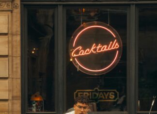 Fridays Oslo: Oppdag Byens Beste Uteservering Og Stemning!